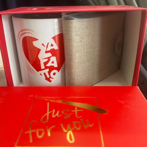 Gift set mug and wallet in paper packaging