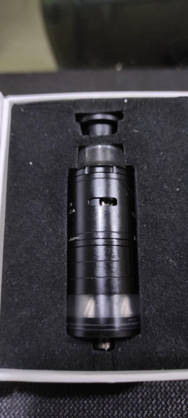 Vapor Giant Extreme Black Edition+ extra tank + drip tip