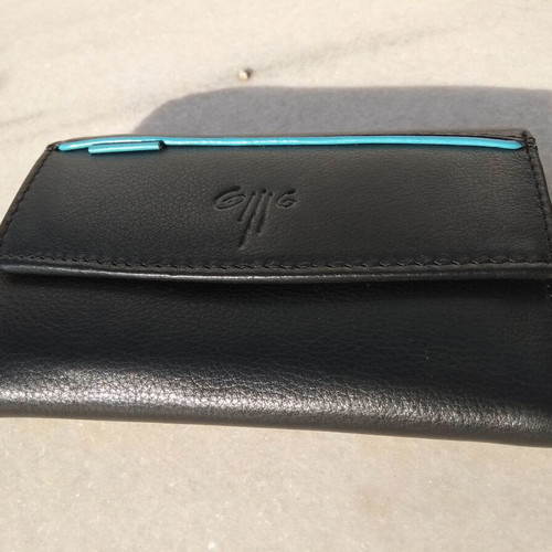 Genuine leather wallet new with card slots and key holder black