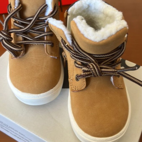 Boots size 23 new, beige and brown for girls and boys
