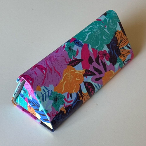 Glasses case new, flat for easy storage