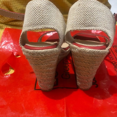 Shoes red platform sandals like new, size 39
