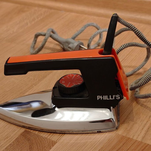Vintage Philli's iron used with Greek program selector