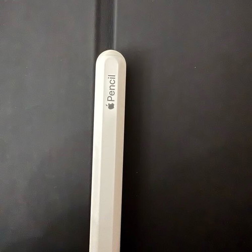iPad Air 4th generation 64GB like new with Apple Pencil 2nd generation and magnetic case