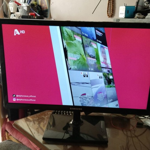 Samsung 23" TV with USB media player and remote control