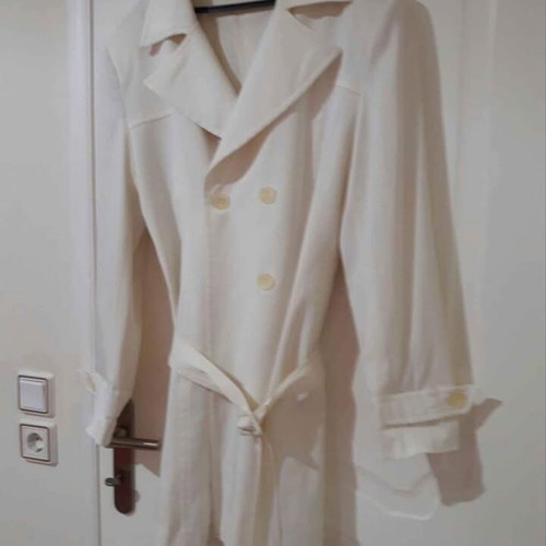 White trench coat like new, size large/extra large, spring-summer