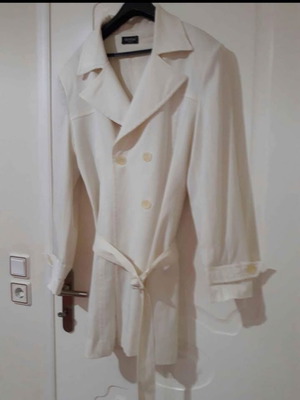 White trench coat like new, size large/extra large, spring-summer