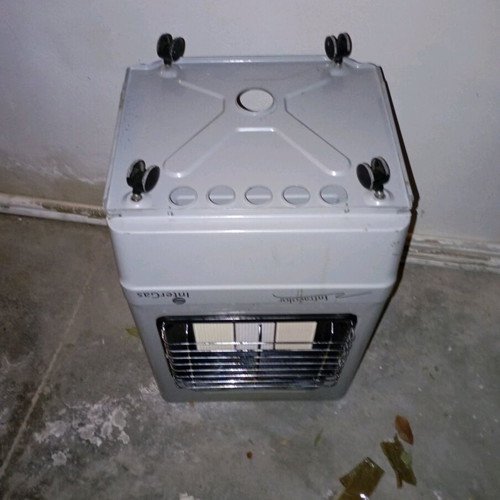 InterGas gas heater used with 3 burners and 4 wheels