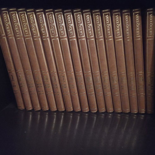 Nea Domi encyclopedia collection 1-35 like new