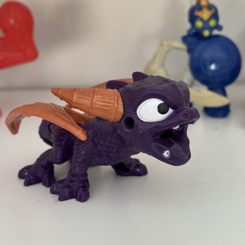 Skylanders toys lot like new, pack of 9 figures and vehicles
