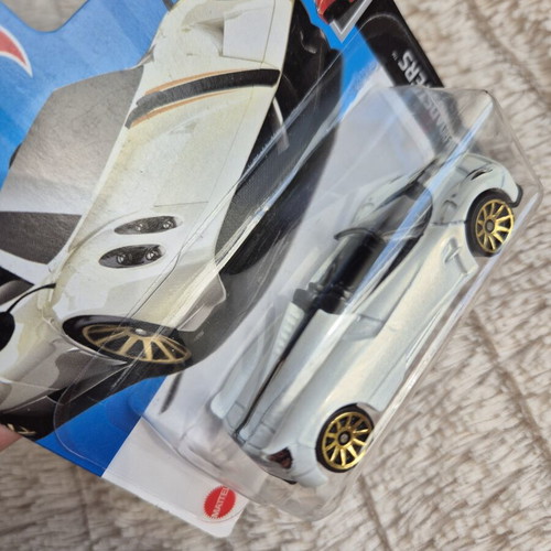 Hot Wheels '17 Pagani Huayra Roadster new, white