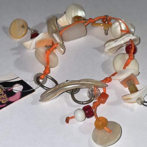 Bracelet with shells and beads new, beige multicolor