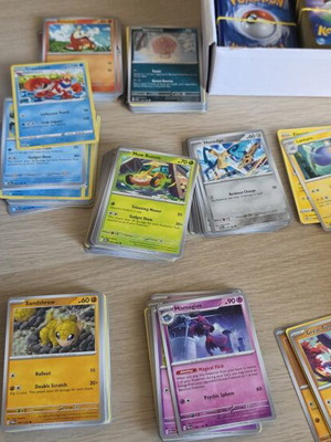 Pokémon bulk cards like new, 500+ pieces
