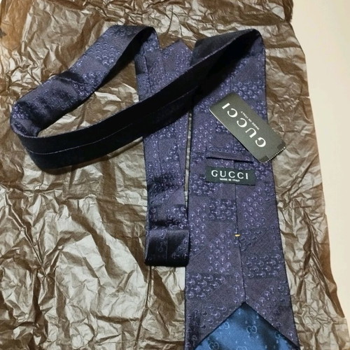 Gucci Silk tie new, purple