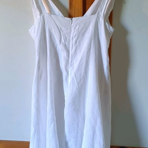 Linen dress like new, white, with band under bust
