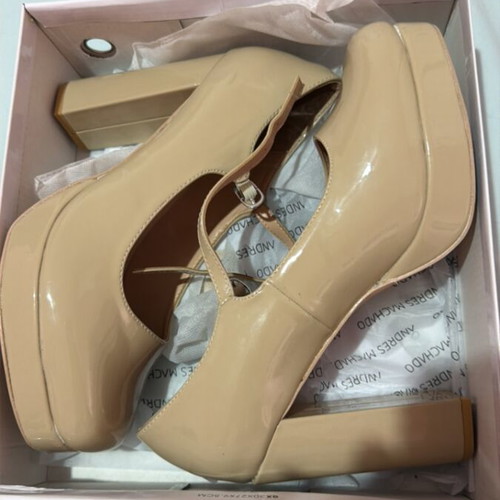 Andres Machado beige patent leather women's pumps new