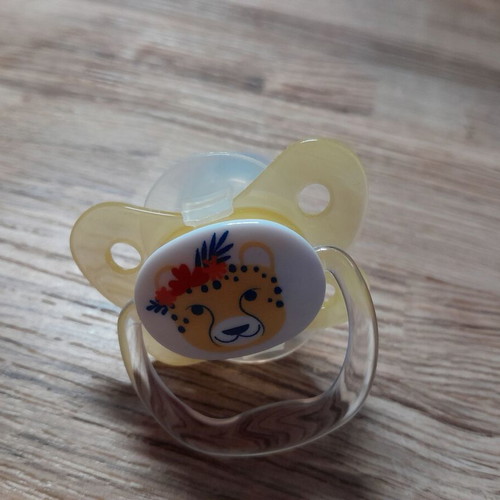 Mr Brown pacifiers new, set of 4, unused