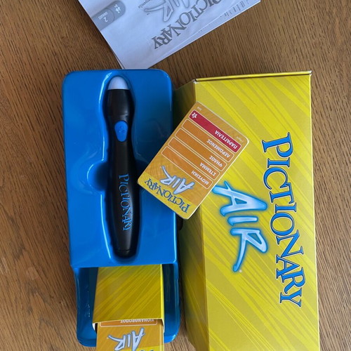 Pictionary Air game like new