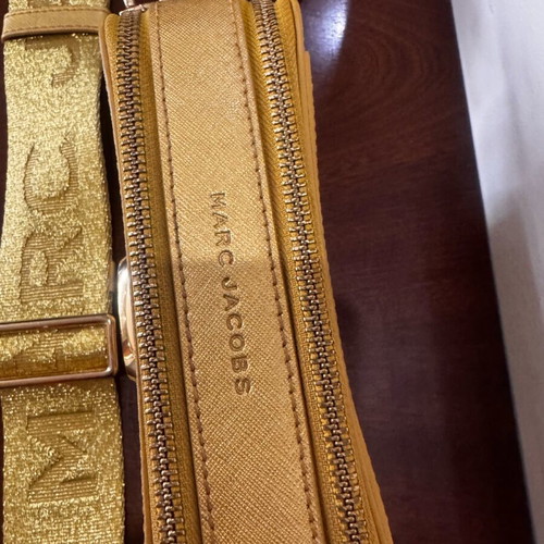 Marc Jacobs crossbody bag like new, gold
