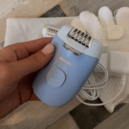 Philips 4000 BRE247/00 epilator for smooth skin