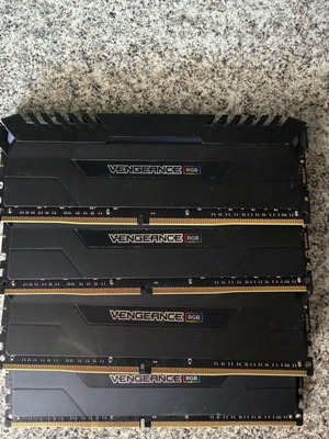 Corsair Vengeance RGB 64GB DDR4 RAM σετ (4x16GB)