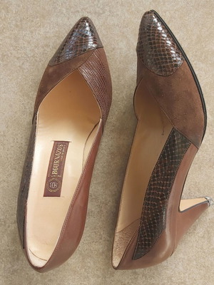 Leather women's pumps like new, tan, size 37.5