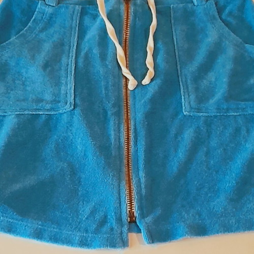 SugarFree skirt like new for 10-11 years, turquoise, zipper and pockets