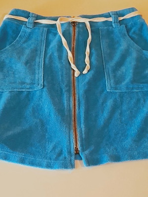 SugarFree skirt like new for 10-11 years, turquoise, zipper and pockets