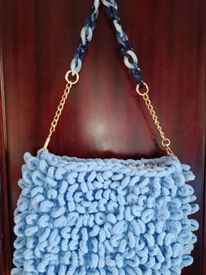 Handmade women's shoulder bag with puffy yarn and chain turquoise new
