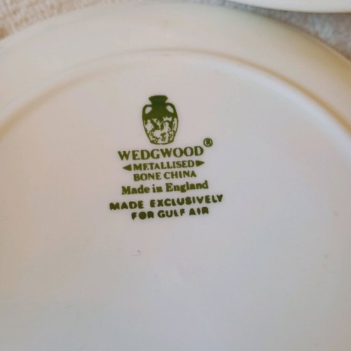 Gulf Air porcelain lot like new, 13 pieces from Bahrain airlines