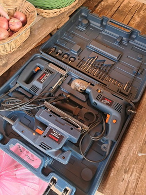 Bosch tools including drill, sander and jigsaw like new
