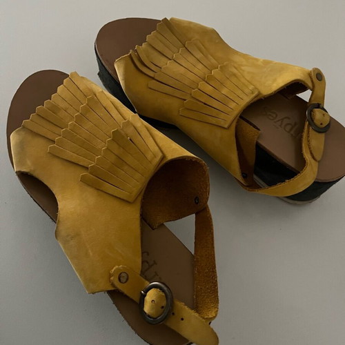 Arpyes sandals used, size 40, yellow suede