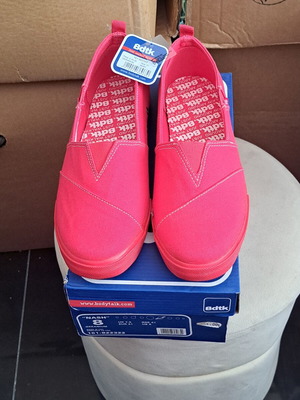BodyTalk Vintage Shoes Pink Athletic Size 41 New