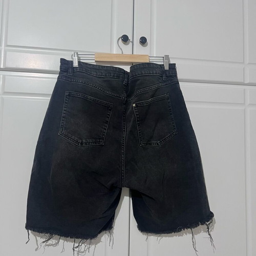 H&M Black Denim Bermuda Shorts Like New, Size XXL
