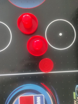 Air hockey kids table like new, battery operated