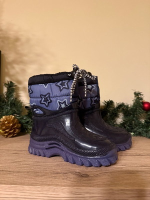 Children's rain boots with fleece lining like new, size 22, blue