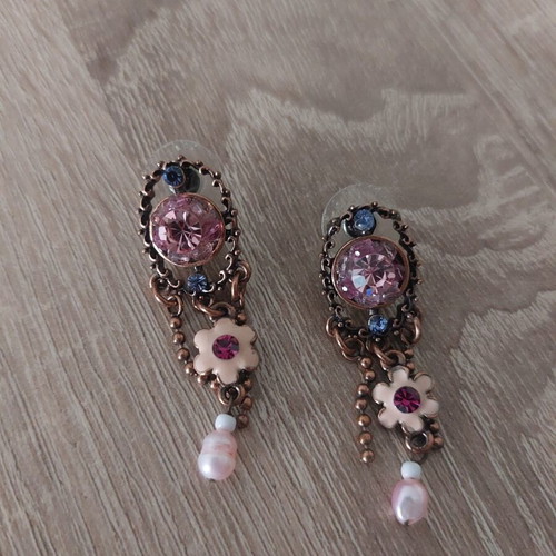 Women's earrings pink, like new