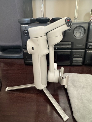 Insta360 Flow 2 Smart Gimbal Stabilizer like new