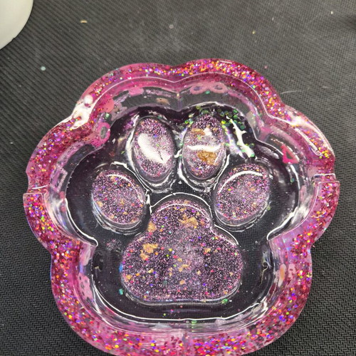 The Paw ashtray new made of epoxy and UV resin