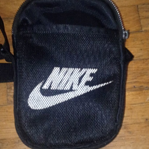 Nike Heritage Small Crossbody Bag like new, black and white