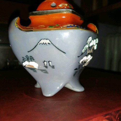 Japanese porcelain incense holder antique with damages