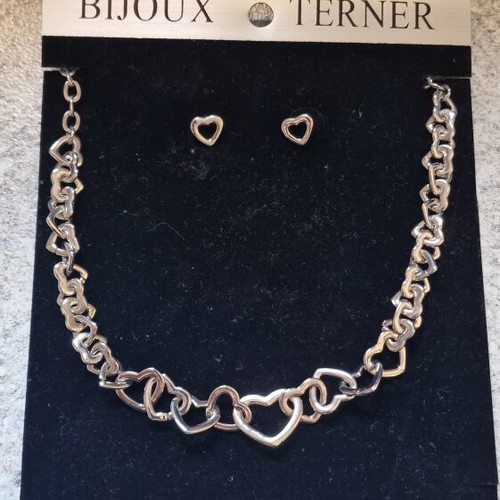 Bijoux Terner heart necklace and earrings set, silver