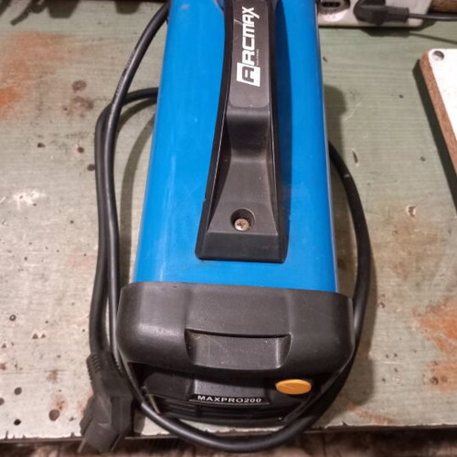Arcmax Maxpro 200 inverter TIG / MMA welding machine like new