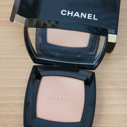 Chanel Poudre Universelle Compacte new, shade 120 Rose Merveille