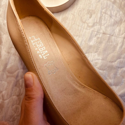 Leather pumps size 37 beige new