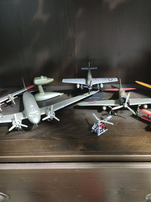 Used airplane models all together in fairly good condition