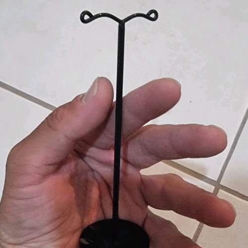 Earring stands like new, pack of 4 metal bases