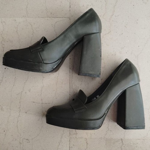 High heels used, khaki color, chunky heel, size 36