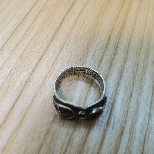Vintage silver ring with Bulgarian folk motif, filigree (c. 1940–1950)
