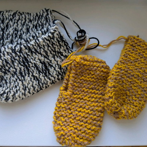 Baby slippers new, yellow 14 cm and black-white 15 cm